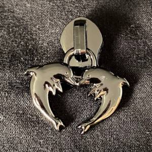 Zipper Dolphin-Heart, breit, gunmetal / Schieber für Reißverschlüsse mit Spiralraupe Bild 1