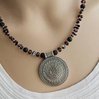 Amulett Kette, Granat Splitter Halskette, mittellange Kette mit silbernem Anhänger Bild 8