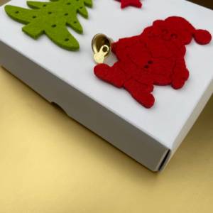 Geschenkschachtel Weihnachten, Schachtel für Geschenke, Weihnachtsmann mit echter Glocke, Stern, Tannenbaum Filz. Bild 3