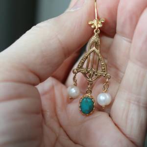 Türkisohrringe vergoldet mit echten Perlen und Türkisen im Stil des Art Nouveau Bild 3