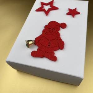 Geschenkschachtel Weihnachten, Schachtel für Geschenke, Weihnachtsmann mit echter Glocke, Sterne aus Filz, Verpackung. Bild 5