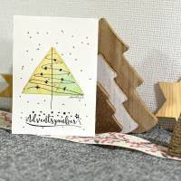 Weihnachtsbaum mit Aquarellfarbe & Fineliner auf Weihnachtskarte - Advent - Zauber - danielb.art Bild 1