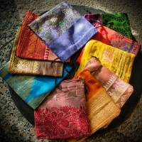 10x Schmucksäckchen aus indischen Sari-Stoffen Bild 1