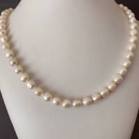 Perlenkette geknüpft 69 cm lang, Herrenschmuck, Zuchtperlenkette, Geschenk Frau Mann, Handarbeit aus Bayenr Bild 1