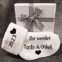 Babysocke mit Geschenkbox - Ihr werdet Tante & Onkel + Jahresz - Schwangerschaft verkünden.. Bild 1