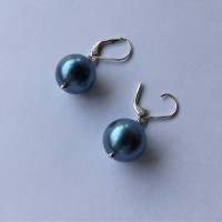 Coole Ohrhänger mit auffälligen blauen Muschel Perlen. Hergestellt in Handarbeit von unserem Goldschmied Bild 1