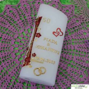 Kerze zur Goldhochzeit Formkerze mit roter Blumenranke und goldenen Ringen, Hochzeitagskerze, Geschenk zum Hochzeitstag Bild 2