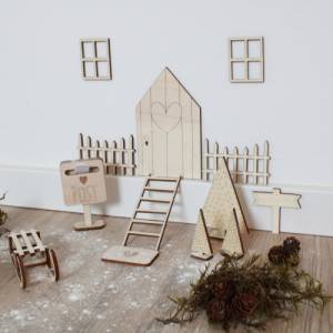 Adventszeit Wichteltür Set  Holz Adventskalender  personalisiert mit Namen  Weihnachtliches Geschenk aus Holz für Kinder Bild 7