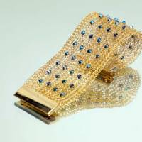 irisierende Kristalle in Blau und Gold - Damen-Armband mit Kristallbiconen Bild 3