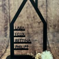 Haus aus Holz mit Namen, personalisiertes Geschenk, Einweihungsgeschenk in verschiedenen Farben und Varianten Bild 3