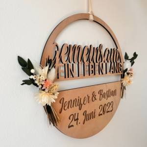 Personalisierter Holzring zur Hochzeit mit Trockenblumen und Spruch Gemeinsam ein Leben lang Hochzeitsgeschenk Bild 2