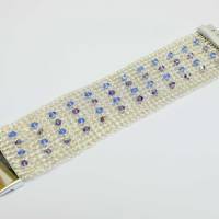 Funkelnde Kristalle in Blautönen und Silber - Damen-Armband gehäkelt aus versilbertem Draht Bild 4