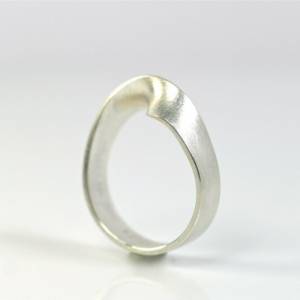 Hand geschmiedeter Ring Möbiusband 925 Silber Bild 4