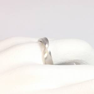 Hand geschmiedeter Möbius Ring Silber Bild 2