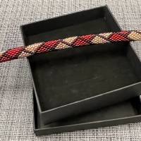 Armband / Schmuck Armreif Schlauchkette gehäkelt mit Baumwollgarn und kleinen Miyuki Glasperlen Bild 3