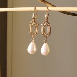Ohrringe vergoldet im Stil Art Nouveau mit großer Perle Bild 2