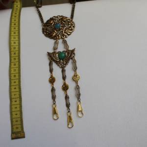 Chatelaine mit Zierteilen im Stil des Art Nouveau und Jade Bild 9