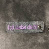 Schlüsselanhänger aus grauem Filz mit der Aufschrift 'Beste Mama' und 'Ich liebe dich' - Abverkauf Bild 4