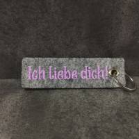 Schlüsselanhänger aus grauem Filz mit der Aufschrift 'Beste Mama' und 'Ich liebe dich' - Abverkauf Bild 5