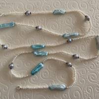 Perlenkette  96 cm lang weiß bunt, exklusive Zuchtperlenkette, Wickelarmband, Geschenk Frauen, Handarbeit aus Bayern Bild 3