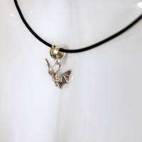 Halskette "Presenting Bat" Fledermaus Lederkette Bild 2