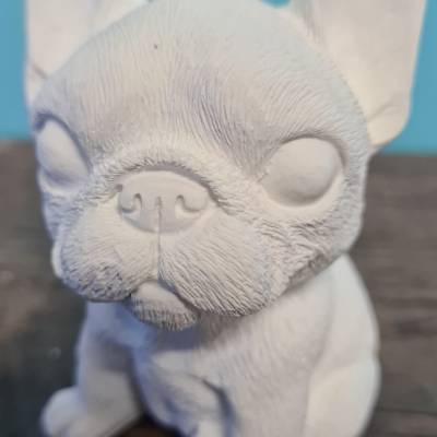 3D Bulldogge sitzend in weiß / schwarz - Pastelltöne möglich