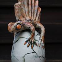 Keramik Stele mit kleiner Drachenechse frostfeste Gartenkeramik Keramikkunst Bild 4