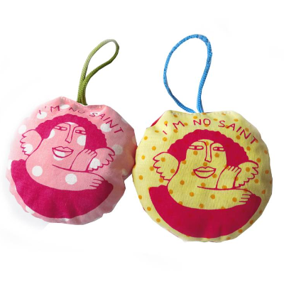 Weihnachtsbaumschmuck, Nadelkissen, I'm no saint, handgenäht und handbedruckt