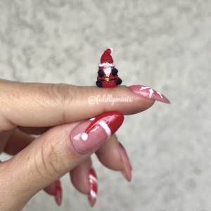 Gehäkelter Weihnachtsmann (microcrochet) Bild 1