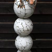 Keramik schlanke Kugelstele mit kleinem Echslein frostfeste Gartenkeramik Bild 4