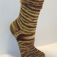 handgestrickte Socken, Strümpfe Gr. 38/39, Damensocken in braun, beige, lindgrün und weiß, Einzelpaar Bild 6