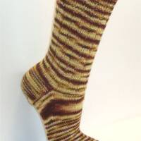 handgestrickte Socken, Strümpfe Gr. 38/39, Damensocken in braun, beige, lindgrün und weiß, Einzelpaar Bild 7