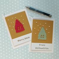 Grußkarte Weihnachten Häuschen im Schneegestöber gehäkelt und gestickt mit Wunschtext Bild 1