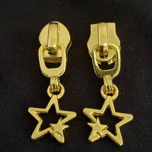 Zipper 2 Stars, breit, gold / Schieber für Reißverschlüsse mit Spiralraupe Bild 2