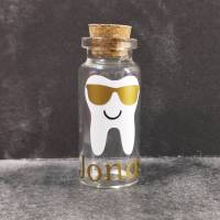 Milchzahn-Glas 'JONAS' mit Zahnmotiv - Zahnglas, Zahndose - Abverkauf Bild 1