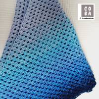 Dreickeckstuch Schal Stola Schultertuch gehäkelt dunkelblau blau hellblau babyblau 100 % Baumwolle Bild 6