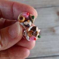 Ohrstecker Pralinen auf Teller Ohrringe Ohrschmuck modelliert aus Fimo Polymer Clay Bild 5