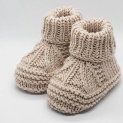 Babyschuhe in zartem Beige, 3-6 Monate, gestrickt, aus Wolle