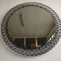 großer runder Vintage Spiegel mit schwarzem Metallrand Bild 4