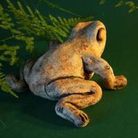 Keramikfrosch kleine Froschskulptur kleines Keramikobjekt für den Garten Haus oder Wintergarten Bild 1