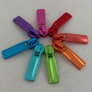 Zipper Intense Colors, breit, lila / Schieber für Reißverschlüsse mit Spiralraupe Bild 3