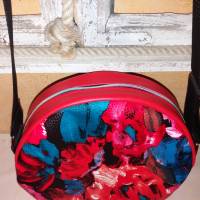 Kleine runde Kunstledertasche Handmade  hochwertig Handmade Bild 3
