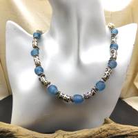 Halskette - afrikanische handgemachte Krobo-Glas-Perlen - hellblau, cremeweiß, silber - 45 - 47,5 cm Bild 2