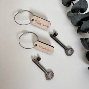 Schlüsselanhänger personalisiert aus Holz für das Schlüsselbrett Autoschlüssel Bild 2