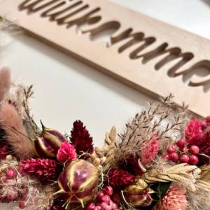 Türkranz Willkommen - Holzring mit Trockenblumen für die Haustür oder als Geschenk Bild 4