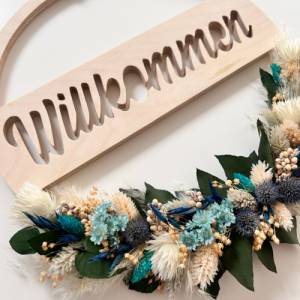 Türkranz Willkommen - Holzring mit Trockenblumen für die Haustür oder als Geschenk Bild 6