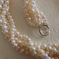 Perlenkette fünfreihig, 63 cm lang, Plus Size, weiße Zuchtperlen, Brautschmuck, Geschenk Frauen, Handarbeit aus Bayern Bild 8