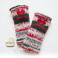 Handgestrickte Beinstulpen Herz fürs Kleinkind - Beinwärmer,Stulpen,Geschenk,Weihnachten,Farbverlauf rot,grün Bild 5