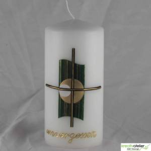 weiße, kleine Trauerkerze/Gedenkkerze mit Kreuz und Echtwachsbeschriftung "unvergessen", Kerze zum Gedenken Bild 3