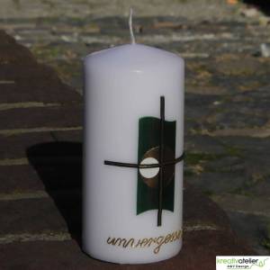 weiße, kleine Trauerkerze/Gedenkkerze mit Kreuz und Echtwachsbeschriftung "unvergessen", Kerze zum Gedenken Bild 6